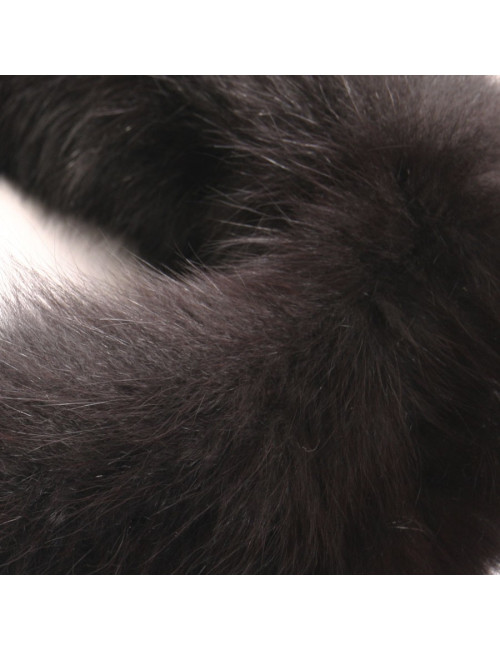In black fox fur collar