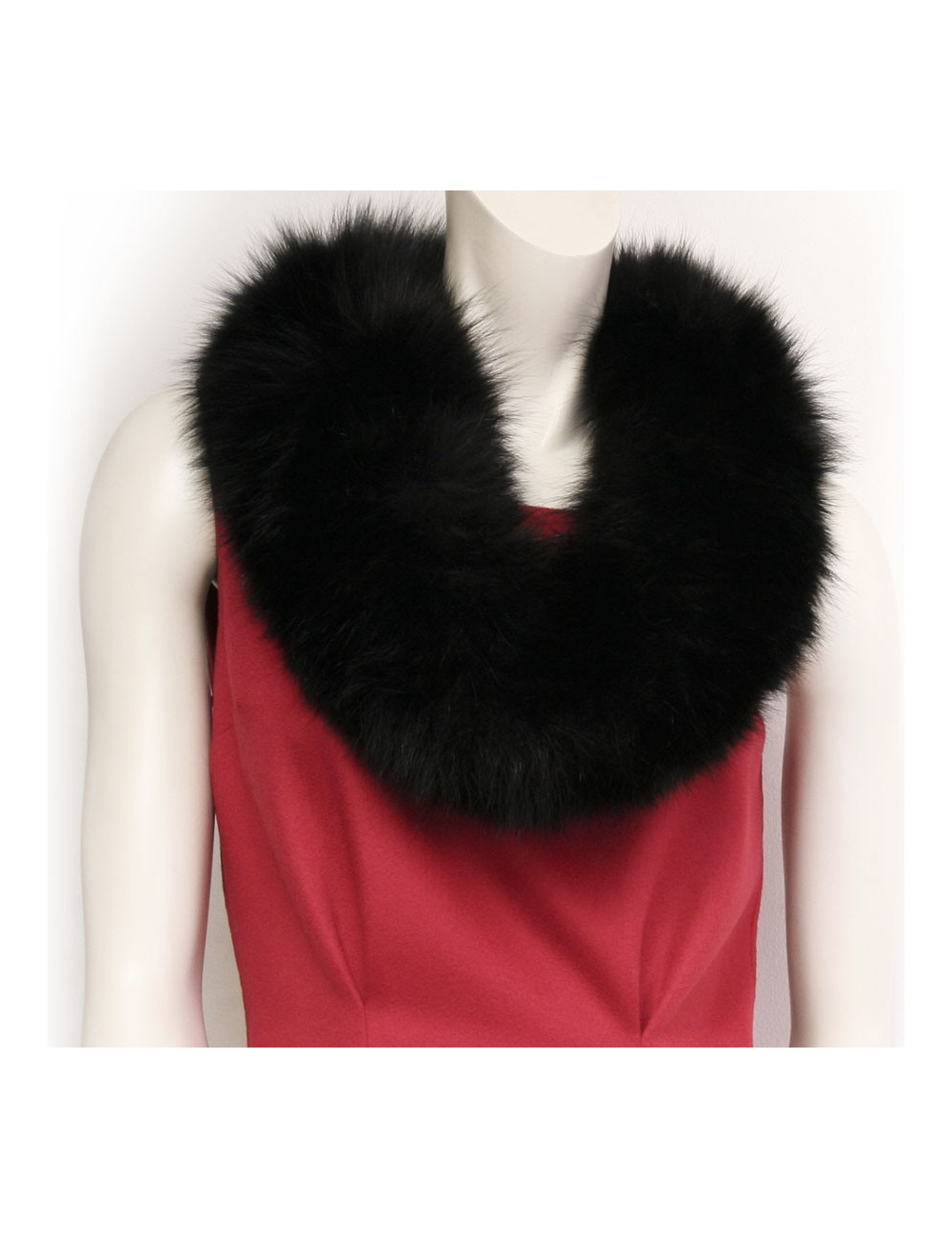In black fox fur collar