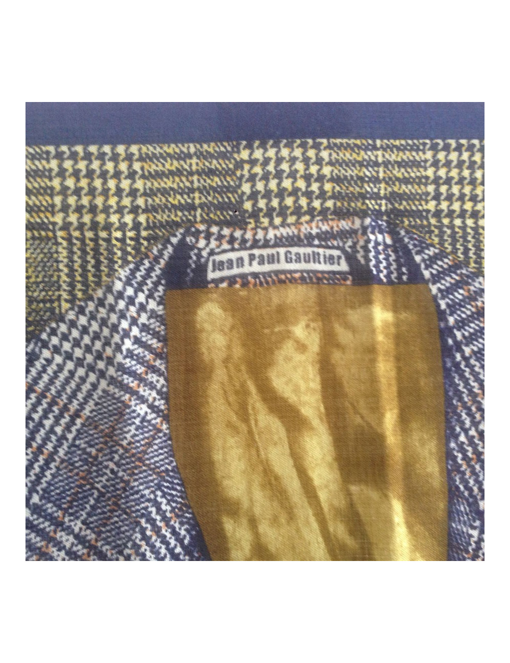 Foulard JEAN PAUL GAULTIER  motif Prince de Galles dans les tons bleus