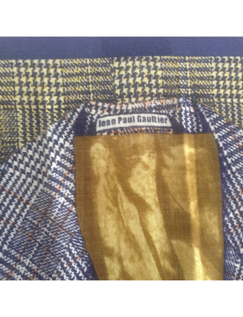 Foulard JEAN PAUL GAULTIER  motif Prince de Galles dans les tons bleus