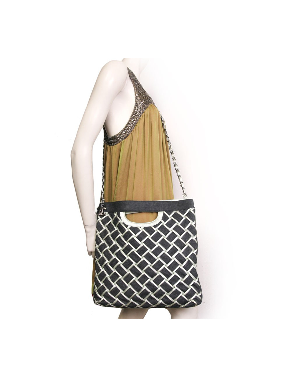 Sac cabas CHANEL en denim bleu et satin duchesse vert d'eau