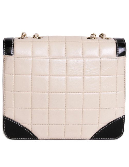 Sac CHANEL en cuir beige et  vernis noir vintage