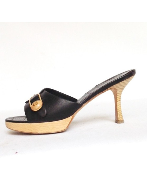 Sabots CHANEL T 39.5 cuir noir et bois clair