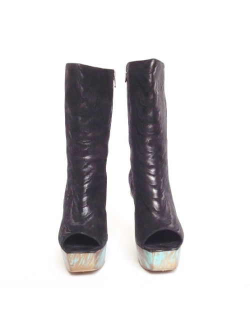 Bottines plateforme CHANEL t. 39.5  Paris Shanghai en daim noir imprimé et bois peint vert et doré      