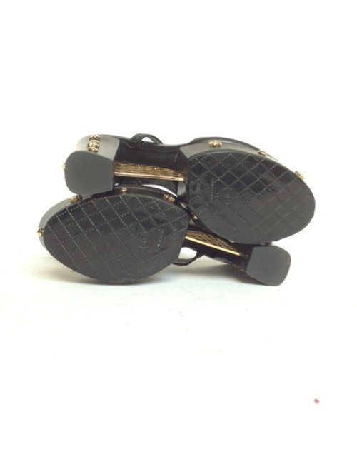 Sandals platform "Fence" CHANEL T39.5 black box set with Golden nails