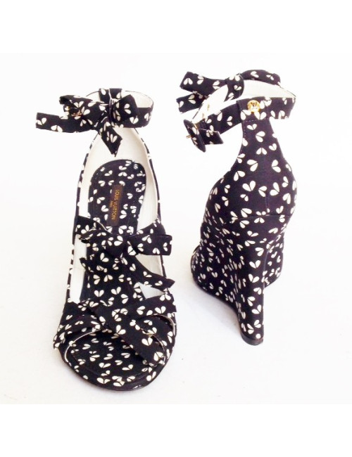 LOUIS VUITTON T.39 wedge pumps in printed canvas