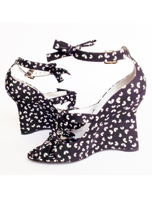 LOUIS VUITTON T.39 wedge pumps in printed canvas