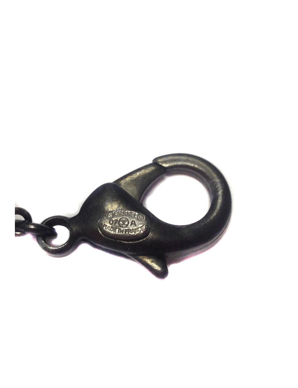 Long sautoir CHANEL en perles  velours , acier et noires