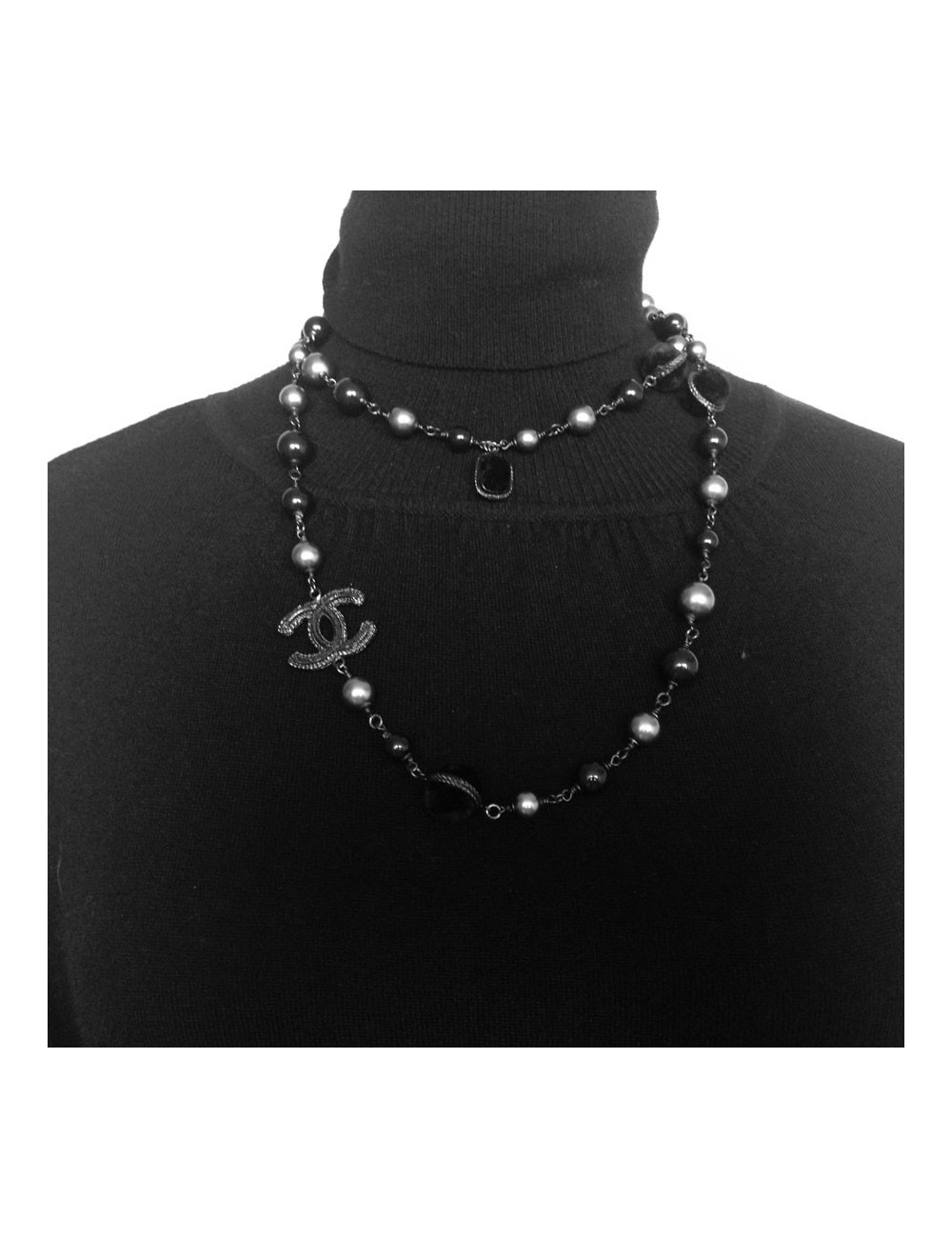 Long beaded velvet, steel and black CHANEL necklace