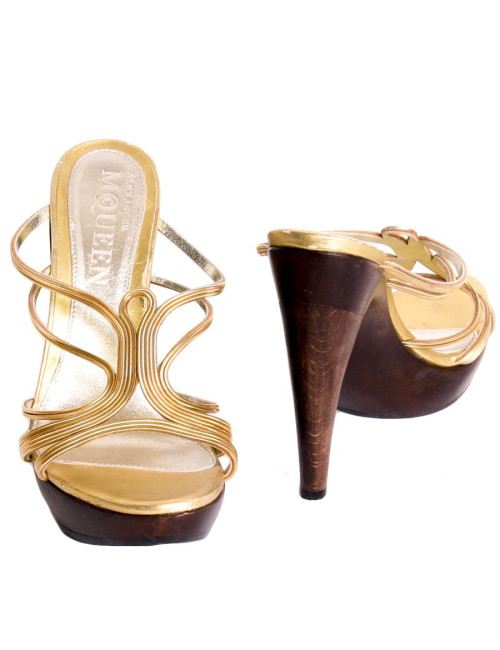 Sandales ALEXANDER MCQUEEN T 36 en cuir doré