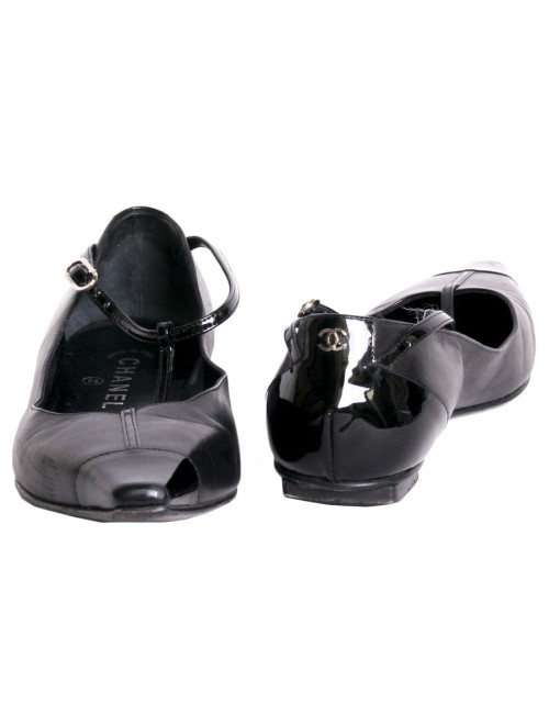 Chaussures Chanel T37 en cuir noir