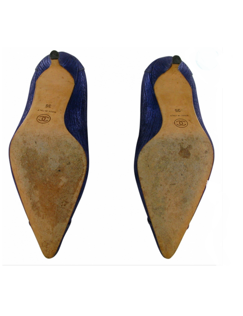 CHANEL T 36 iridescent purple pumps