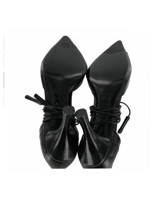 Shoes CHANEL T 35.5 varnished leather & black smooth