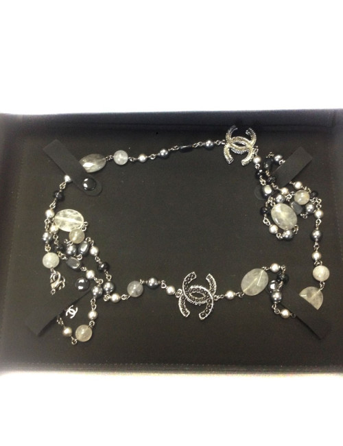 Sautoir CHANEL  ruthénium, perles acier et fumées