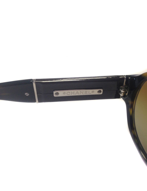 CHANEL way Brown tortoiseshell sunglasses