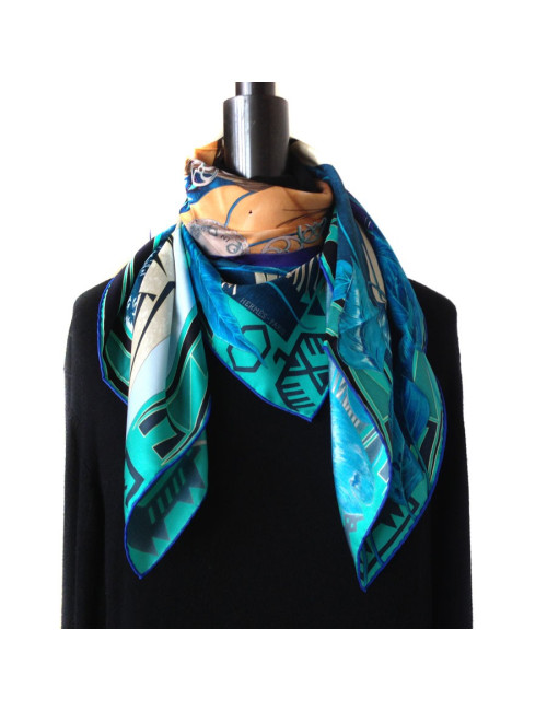 Carré HERMES "WA'KO NI" princesse indienne en soie bleue