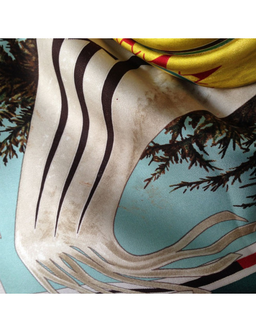 Carré HERMES "WA'KO NI" princesse indienne en soie jaune