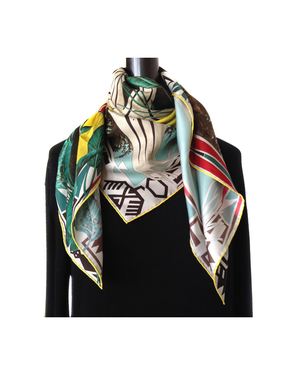 Carré HERMES "WA'KO NI" princesse indienne en soie jaune