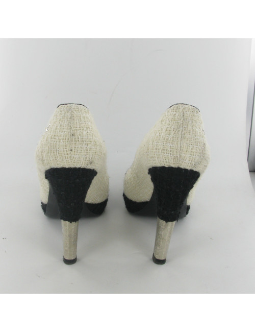 Escarpins tweed bicolore CHANEL
