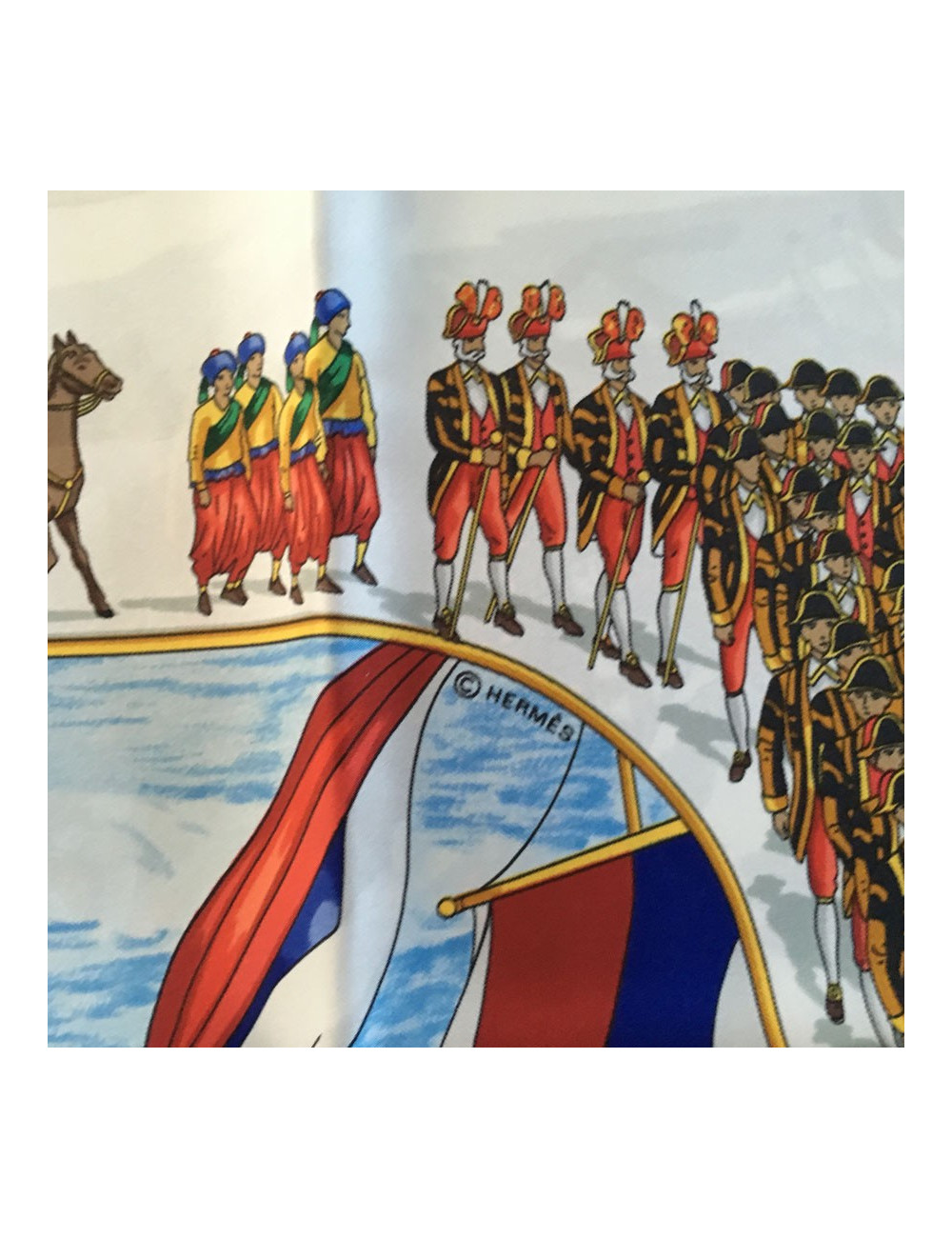 Carré HERMES "Grand cortège à Moscou" en soie bleu