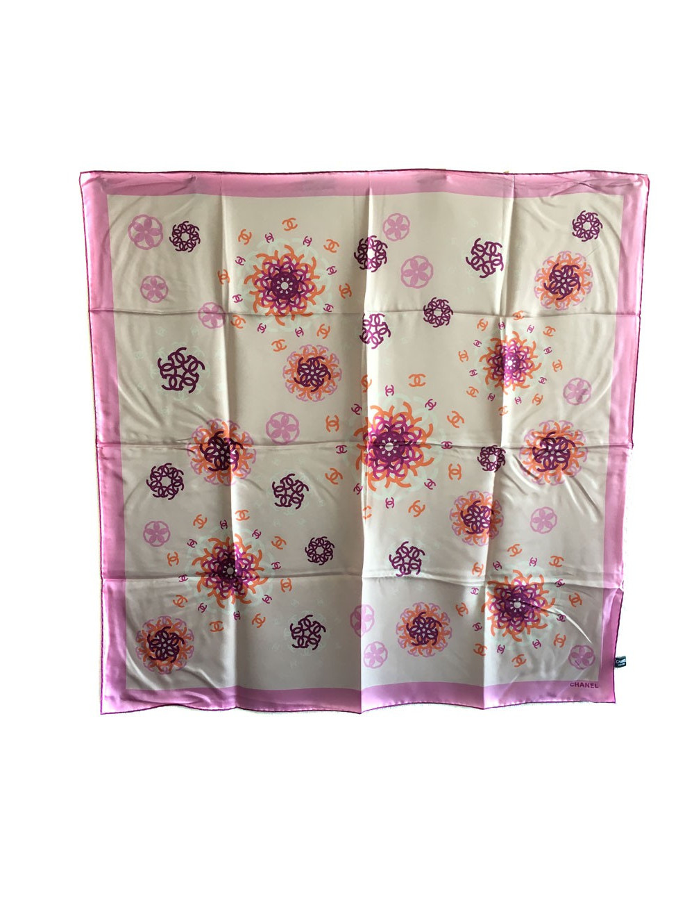 Foulard CHANEL en soie rose clair et rose foncé