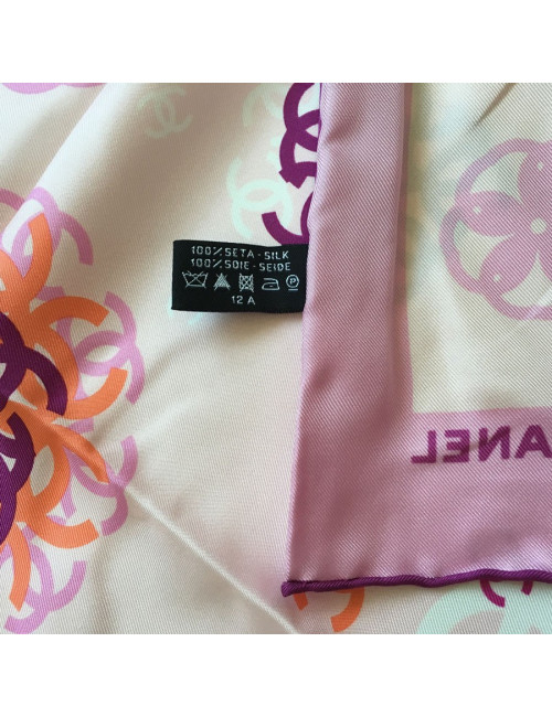 Foulard CHANEL en soie rose clair et rose foncé