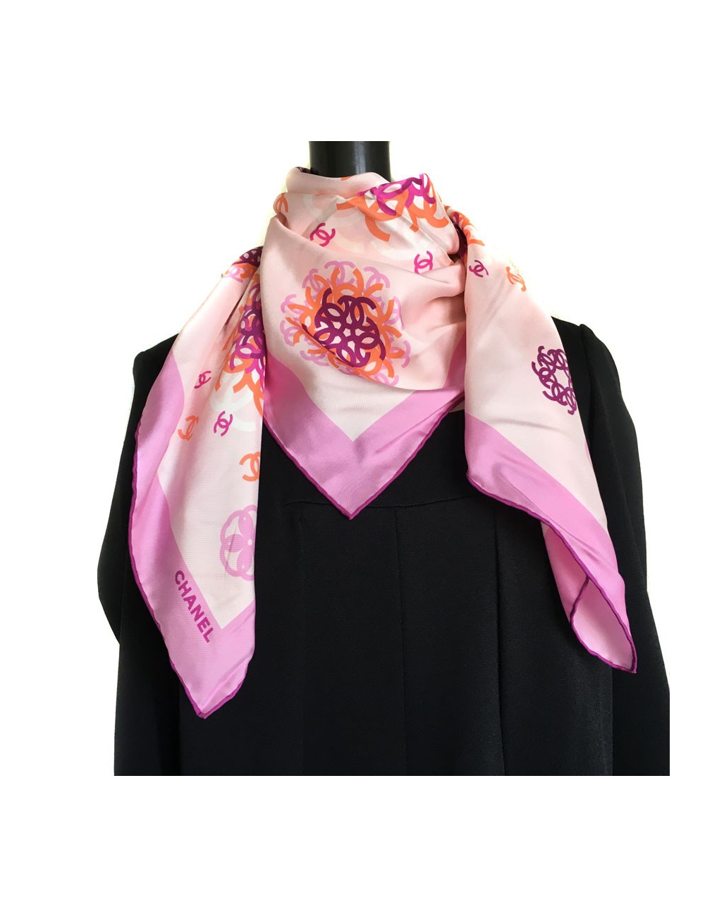  CHANEL scarf in light and dark pink silk