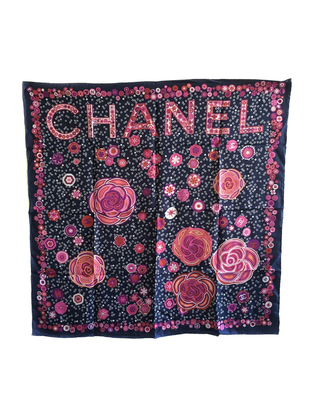 Foulard CHANEL en soie bleu foncé