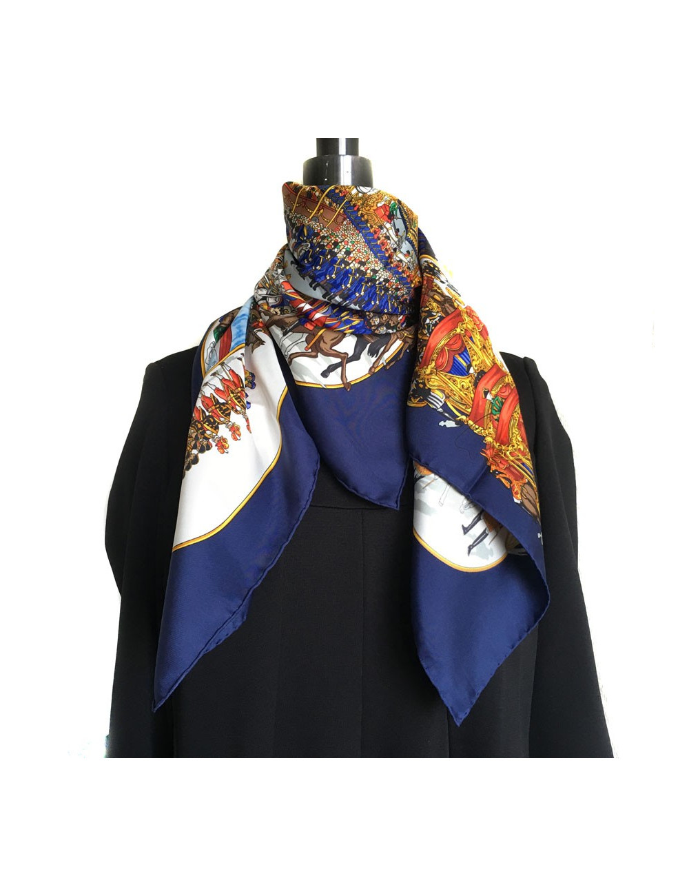 Carré HERMES "Grand cortège à Moscou" en soie bleu