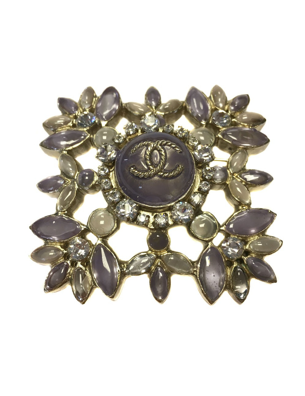 Broche CHANEL mauve en pâte de verre et métal doré
