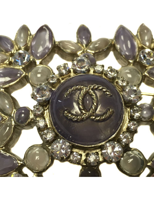 Broche CHANEL mauve en pâte de verre et métal doré