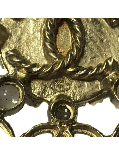 Broche CHANEL mauve en pâte de verre et métal doré