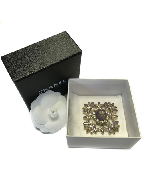 Brooch purple CHANEL in glass and gold metal