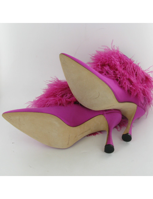 Escarpins satin et plumes rose MANOLO BLAHNIK