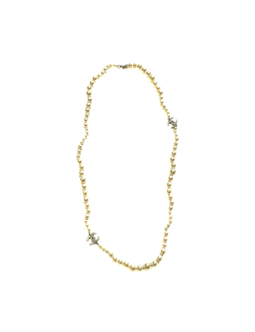 Sautoir CHANEL en perles nacrées