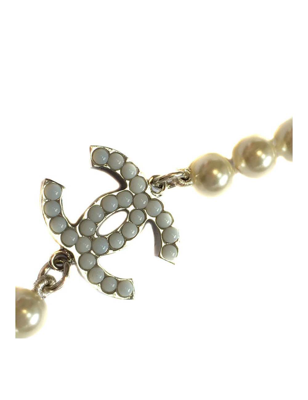 Sautoir CHANEL en perles nacrées