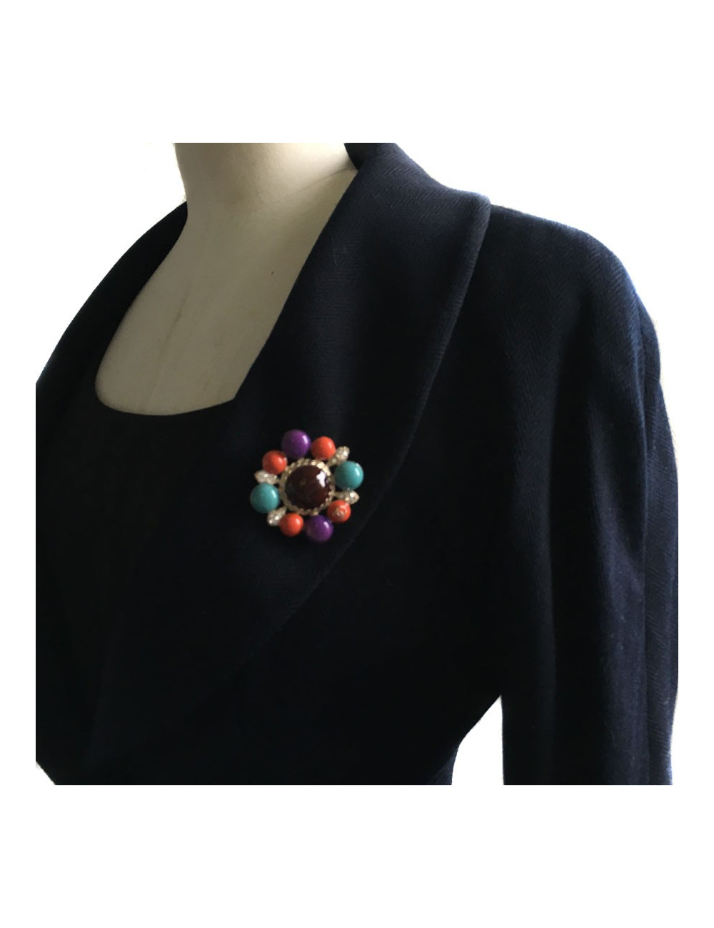 Multicolor CHANEL brooch and rhinestones