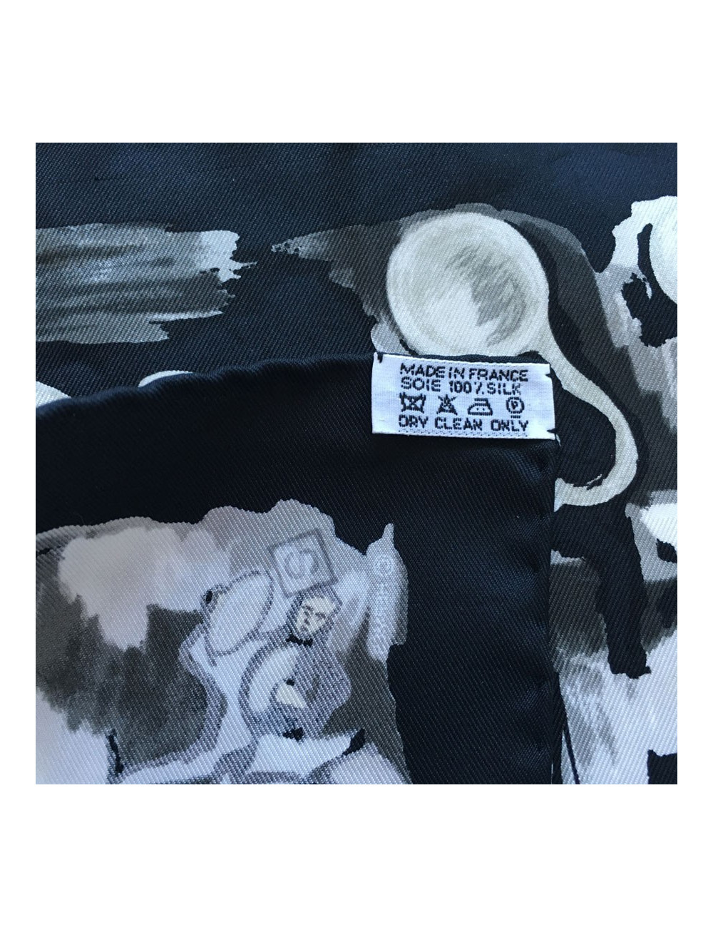 "Concerto" HERMÈS gavroche in silk black, gray and white