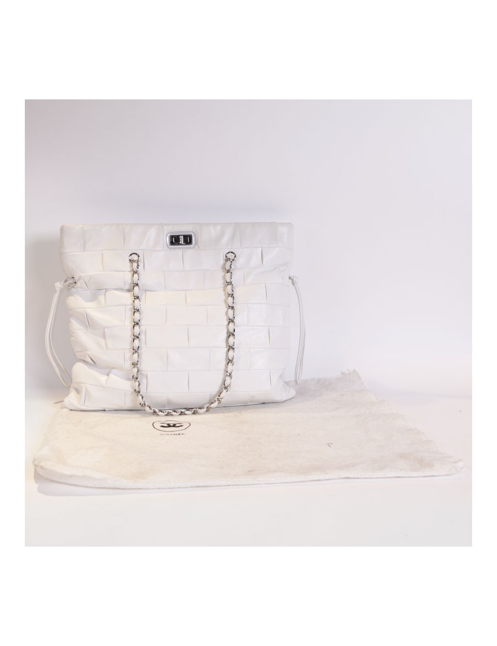 CHANEL tote bag in white leather