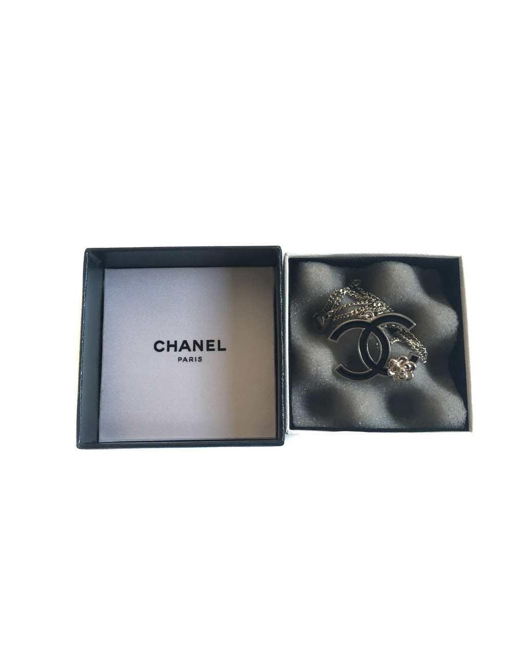 Collier CC CHANEL en métal argenté 