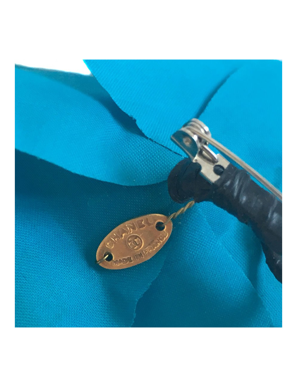Broche CHANEL Camelia bleu turquoise