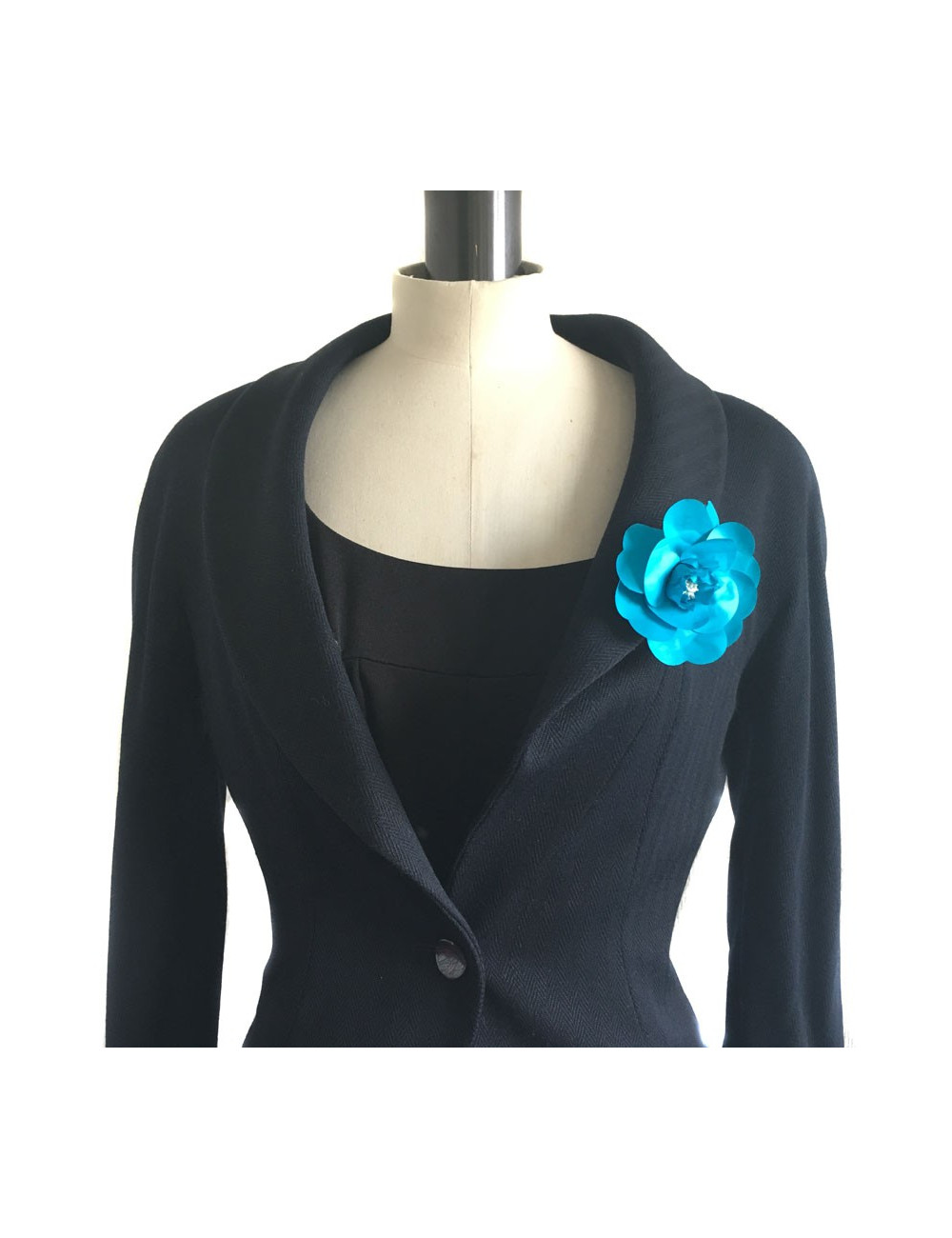 Broche CHANEL Camelia bleu turquoise