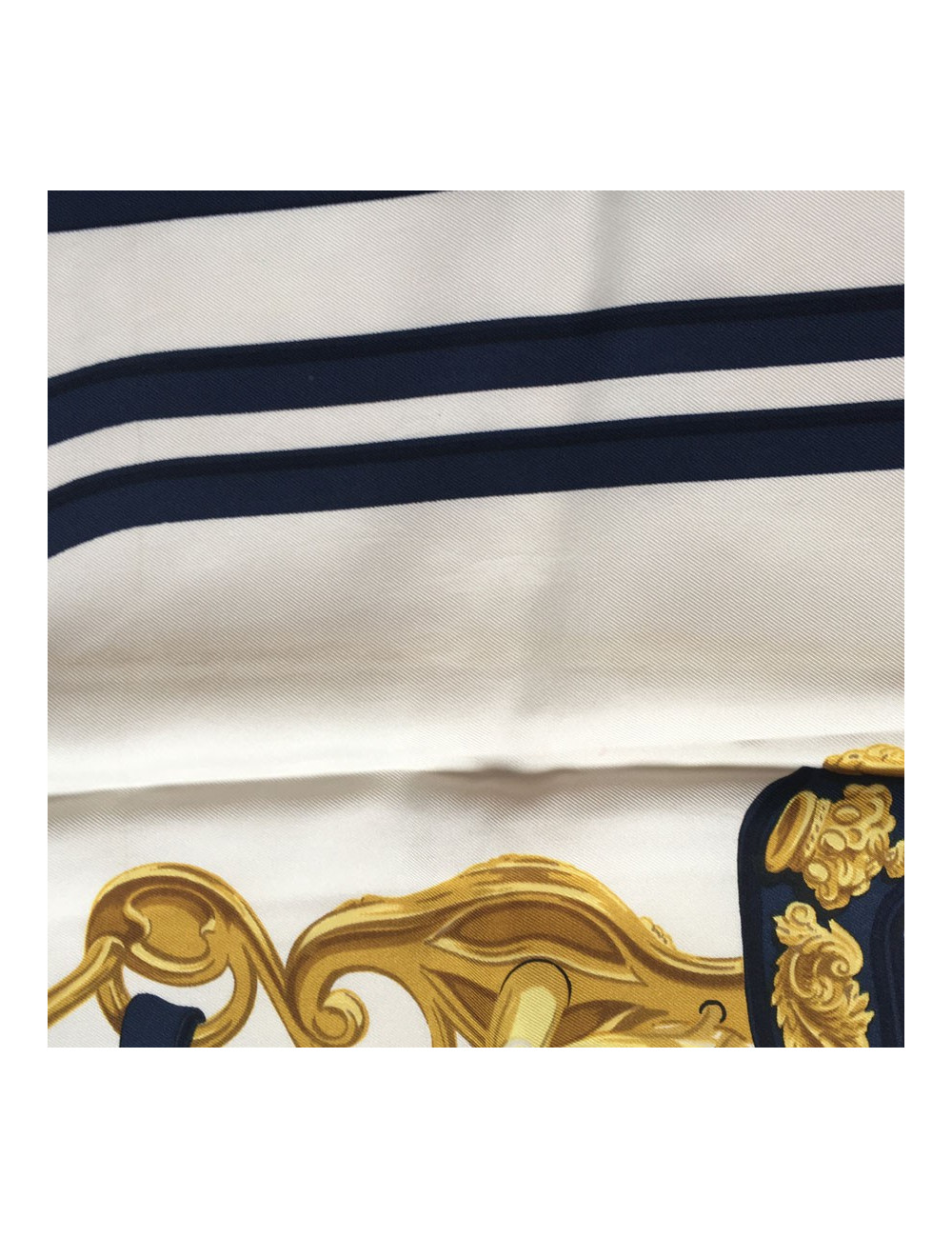 AUCTION square "Brides de Gala" in silk blue white