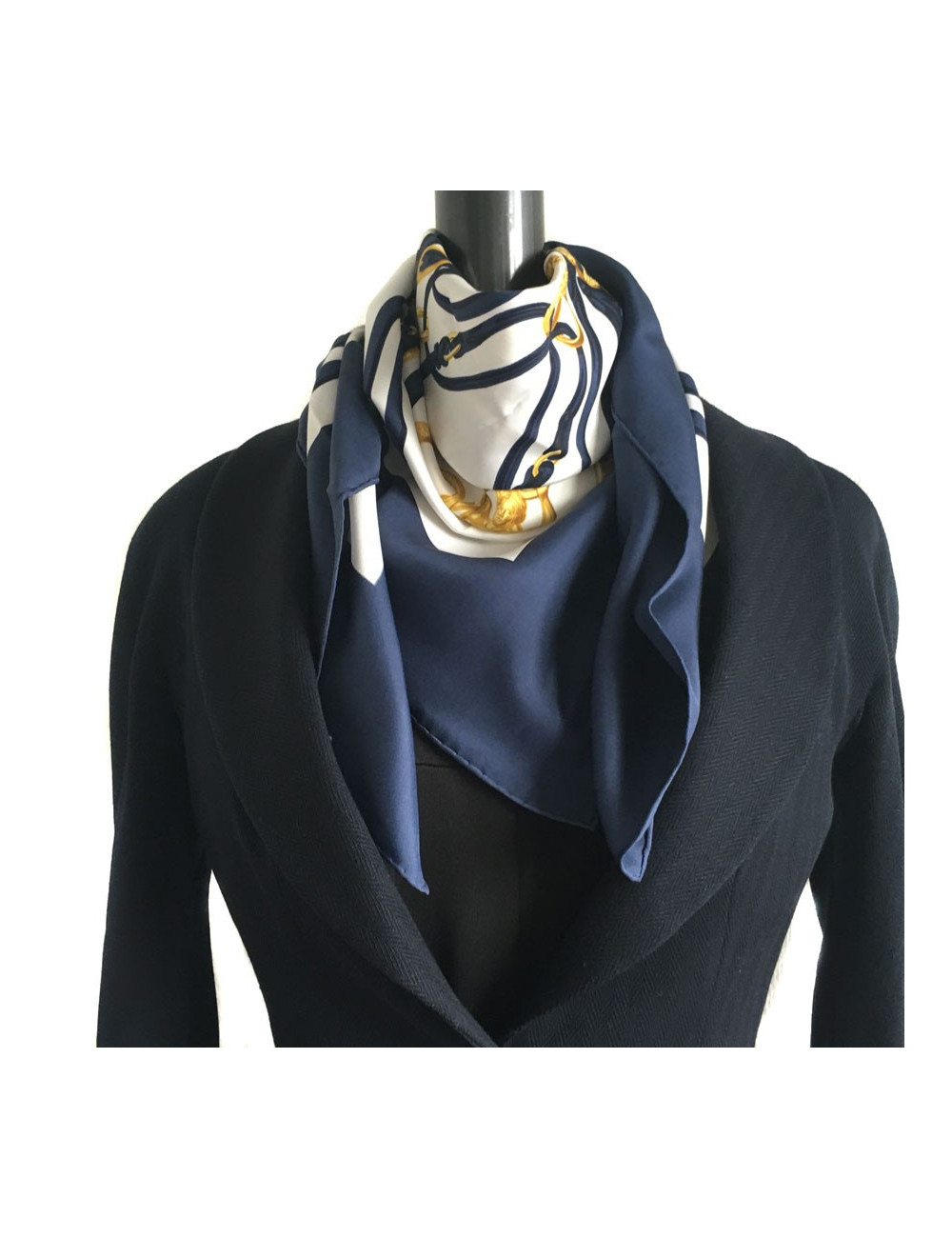 Carré "Brides de Gala" en soie bleu blanc