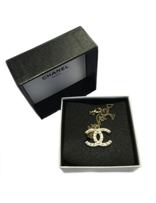 Collier CHANEL avec pendentif  double C en strass 