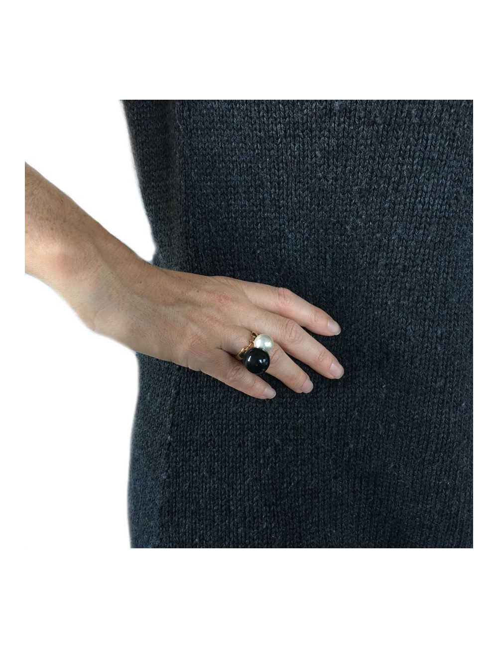 Ring CHANEL T 53.5 beads black and white