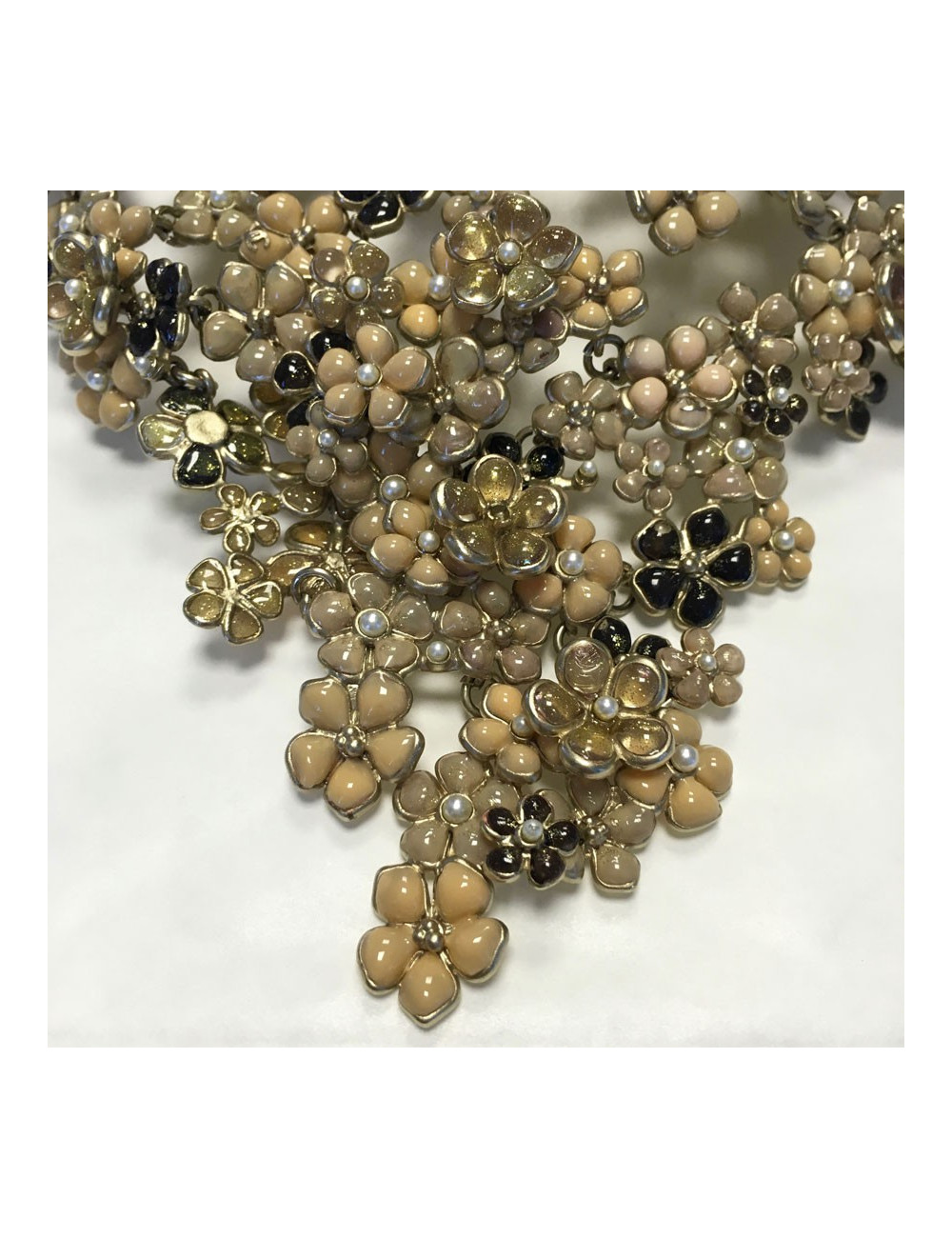 Collier plastron CHANEL fleurettes
