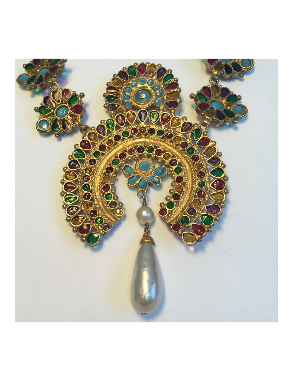 Collier haute couture CHANEL byzantin Paris-Bombay"