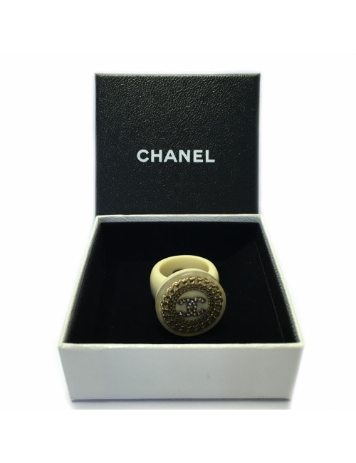 Bague CHANEL T53  crème avec inclusions de chaînes et CC en strass