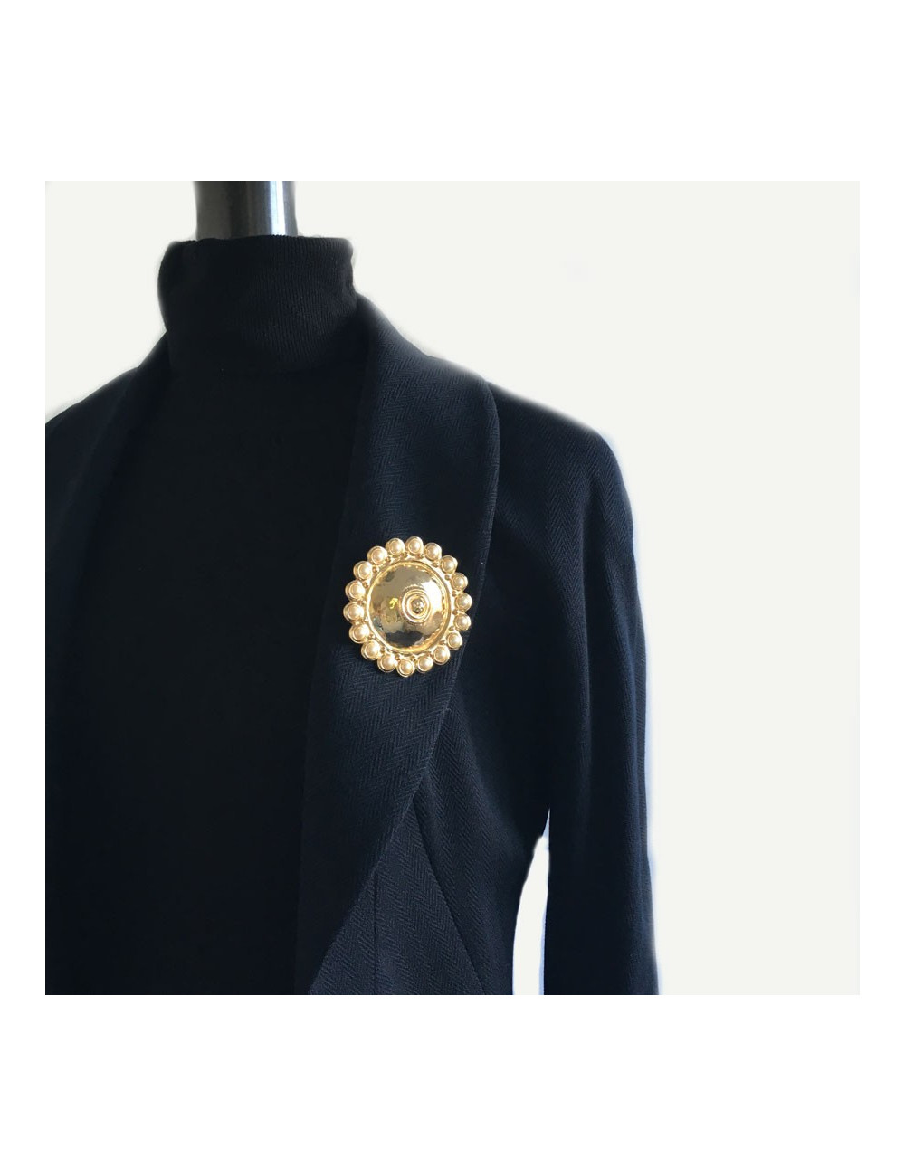 Broche CHRISTIAN DIOR dorée et perlée Vintage